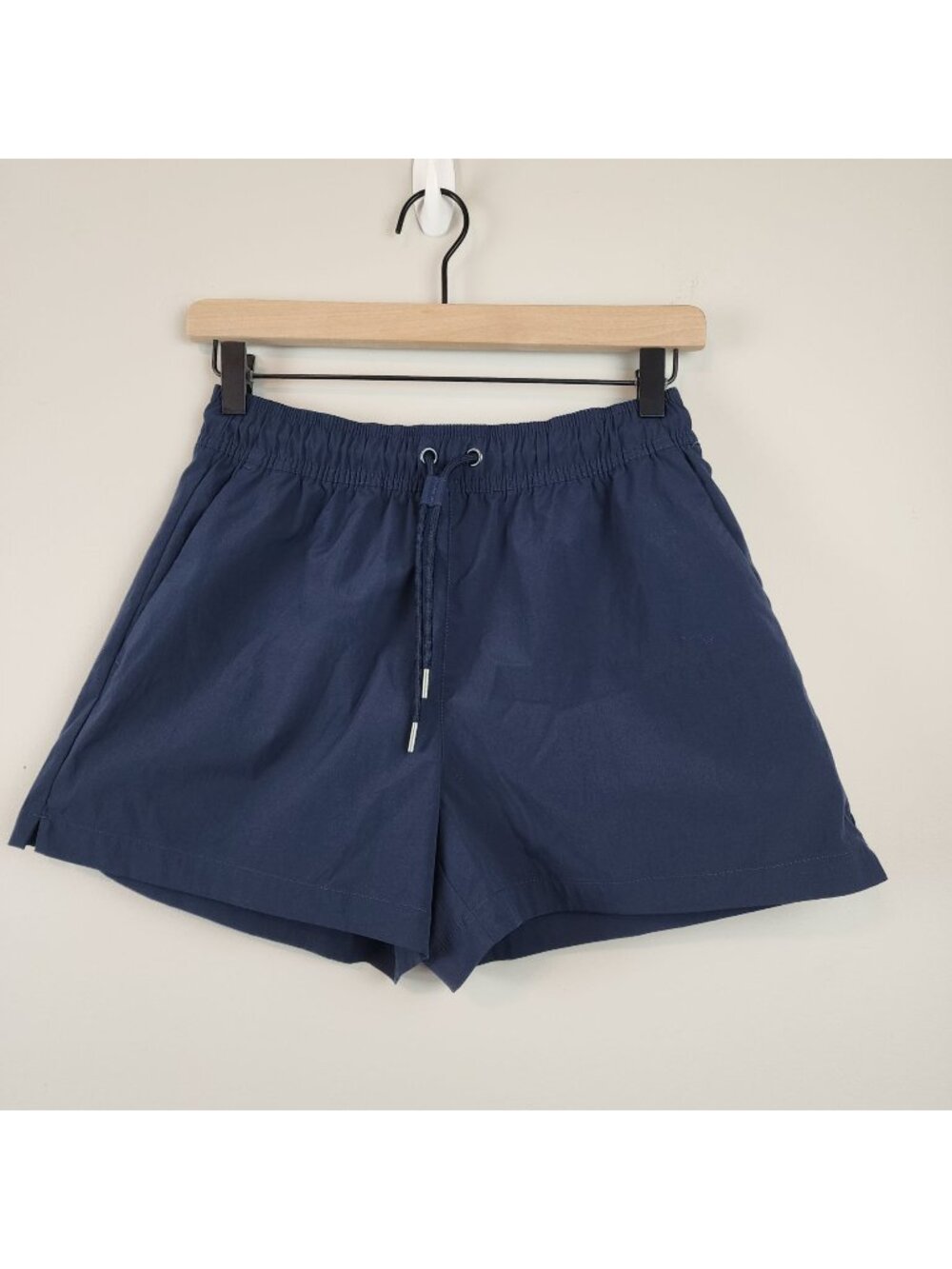 Athleta Midday navy blue athletic shorts sz XS pockets athleisure